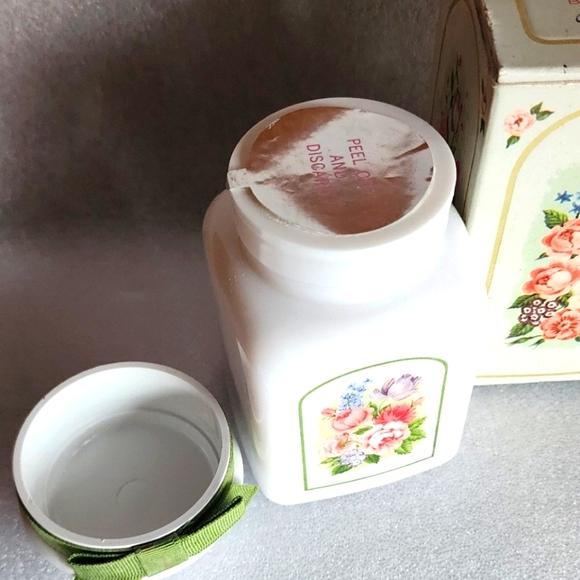 Avon * Rare New & Sealed Country Garden Charisma Beauty Dust 3pc Set - Picture 5 of 8